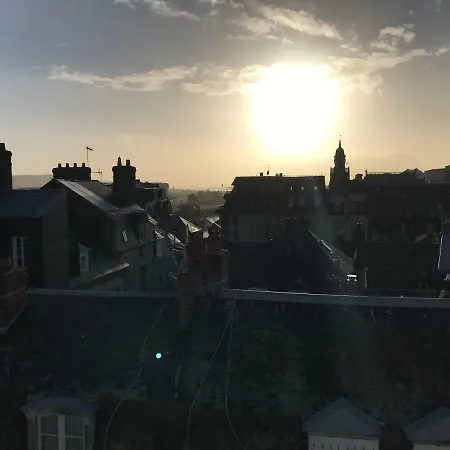 Апартаменты Le Cocooning T2 Renove Et 5min A Pied De La Au Coeur De Трувиль-сюр-Мер