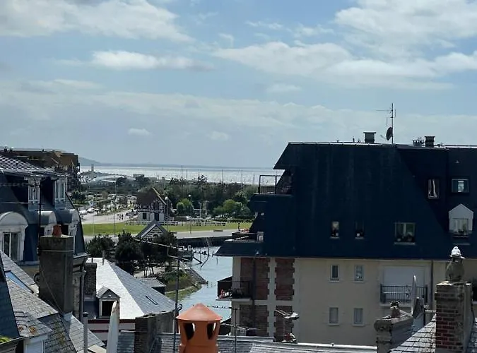 Apartment Le Cocooning T2 Renove Et 5min A Pied De La Au Coeur De Trouville-sur-Mer